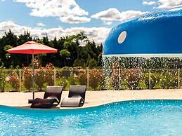 Provencal Cottage for 4 With Pool