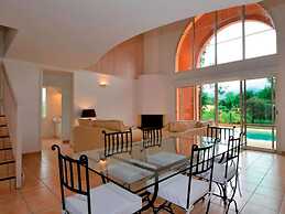 Golf-side Sanctuary in Mazamet