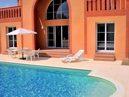 Golf-side Sanctuary in Mazamet