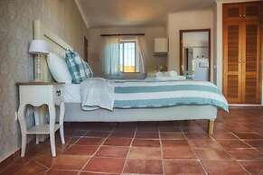 Lagos Beachfront Studio Apartment With Pool