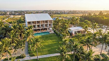 Rucha Beachfront Retreat