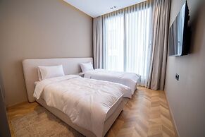 AURA LUXURY BY MALABATA HILLS