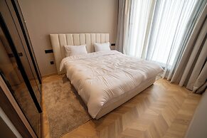 AURA LUXURY BY MALABATA HILLS