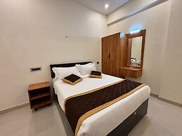 Thamira Grand Palace