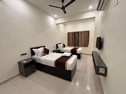 Thamira Grand Palace