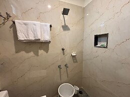 Thamira Grand Palace