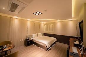 Gyeryong BON Hotel