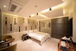 Gyeryong BON Hotel