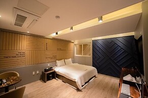 Gyeryong BON Hotel