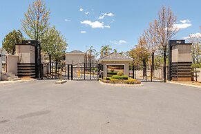 Light-filled 2BR 2BA Spacious Apartment