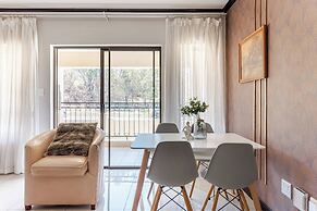 Light-filled 2BR 2BA Spacious Apartment