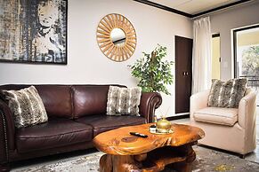 Light-filled 2BR 2BA Spacious Apartment
