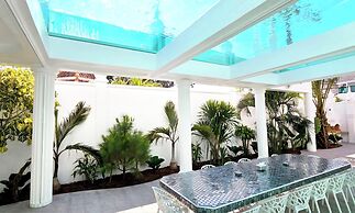 PATTAYA LAND - You Only Live Once