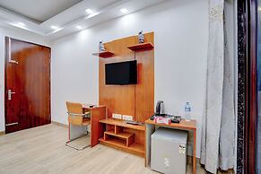 Restin Hotel Near Golf Course Road