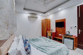 Restin Hotel Near Golf Course Road