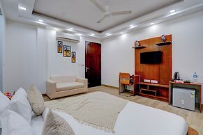 Restin Hotel Near Golf Course Road