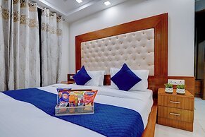 Restin Hotel Near Golf Course Road