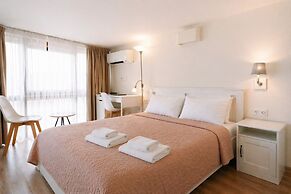 Black Sea Point Apartments 9