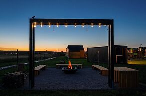 Holiday Homes With Access to a Pool, Sauna and Jacuzzi