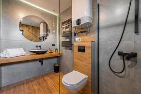 Holiday Homes With Access to a Pool, Sauna and Jacuzzi
