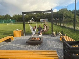 Holiday Homes With Access to a Pool, Sauna and Jacuzzi