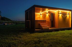 Holiday Homes With Access to a Pool, Sauna and Jacuzzi