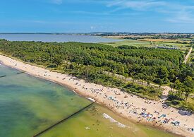 Holiday Homes With Access to a Pool, Sauna and Jacuzzi