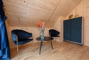 Holiday Homes With Access to a Pool, Sauna and Jacuzzi
