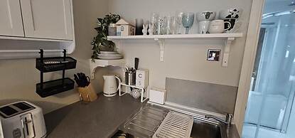 Apartment Sleeps 4 With Parking