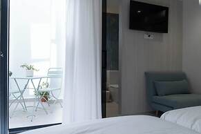 Ceramic Rooms Boutique Hostel