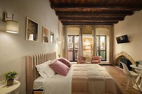 Oisife Apartments
