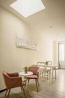 Oisife Apartments