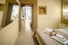 Oisife Apartments