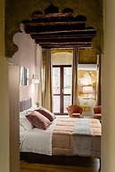 Oisife Apartments