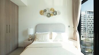 Azizi Riviera Studio with Pool & Parking