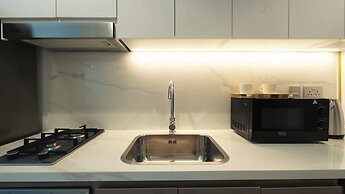 Azizi Riviera Studio with Pool & Parking