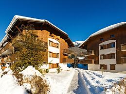 Samoens Duplex Chalet for 8 With Pool
