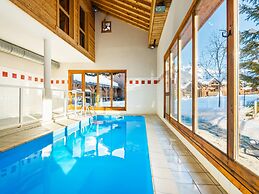 Samoens Duplex Chalet for 8 With Pool