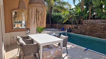 Algarve Stunning Villa by Homing