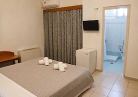Hotel Elena - Cozy Seaside Double Suite in Skyros