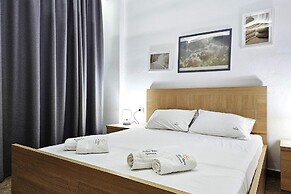 Two Bedroom Apartment With Sea View-021