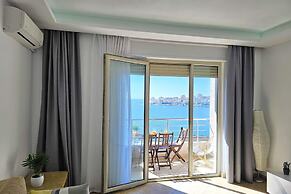 Two Bedroom Apartment With Sea View-021