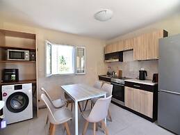 Spacious Beachfront Retreat With Large Garden in Ormos Panagias