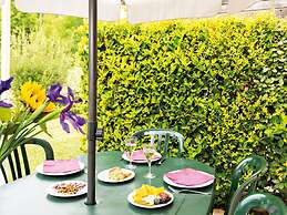 Cosy Wellness Retreat With Balcony