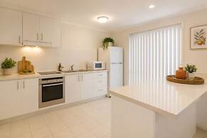 Nova Lane Hotel & Suites