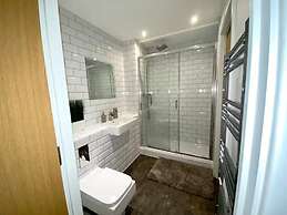 Apartment Sleeps 2 With City Views