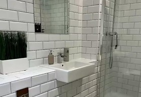 Apartment Sleeps 2 With City Views