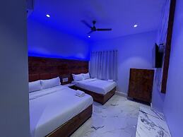 Hotel Midnight Lodging & Boarding