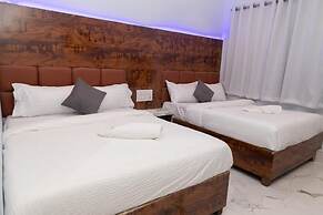Hotel Midnight Lodging & Boarding