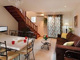 Luberon Provencal Cottage for 6